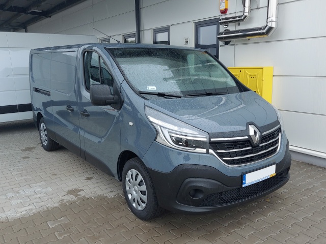 [ZAKUPIONE] Flota 8 samochodów dostawczych Renault Trafic i Master